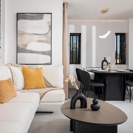 Villa Petra Luxuria With Private Heated Pool