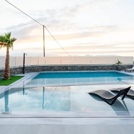 Petra Luxuria With Private Heated Pool *