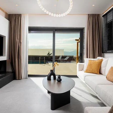 Petra Luxuria With Private Heated Pool *